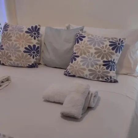 בית נופש Spacious House With Private Pool Near