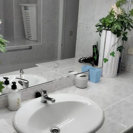 בית נופש Spacious House With Private Pool Near