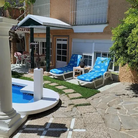 Spacious House With Private Pool Near בית נופש *