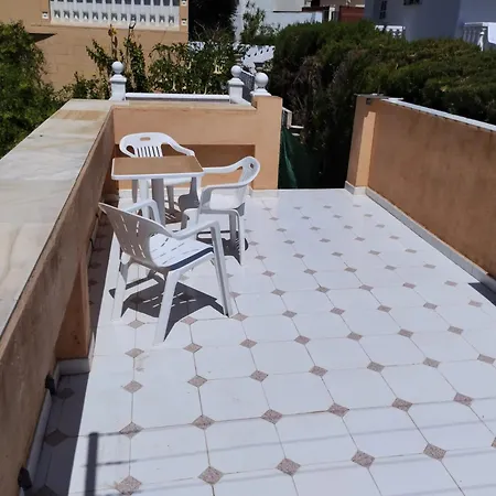 Spacious House With Private Pool Near בית נופש *