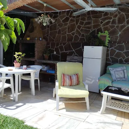 בית נופש Spacious House With Private Pool Near *