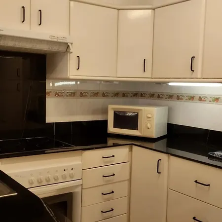 בית נופש Spacious House With Private Pool Near פואנגירולה