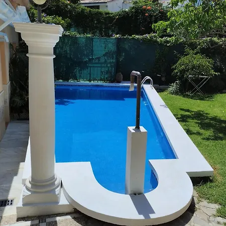 בית נופש Spacious House With Private Pool Near *
